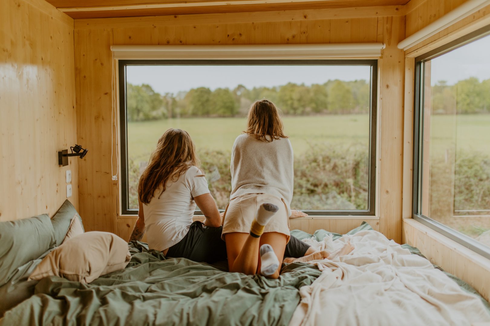 Ambiant bedroom tiny house