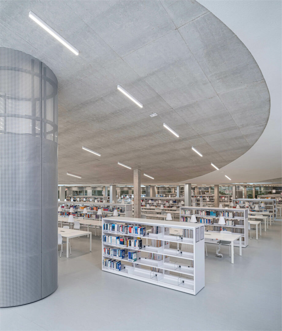 Library of the EM Strasbourg Business School